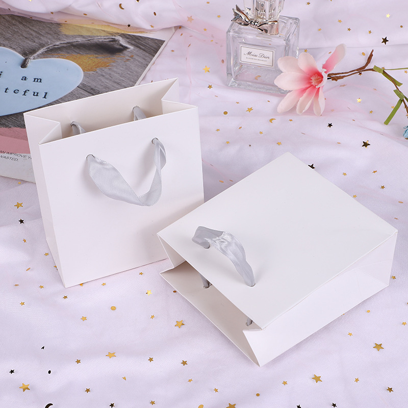 Jewelry handbag exquisite white card Film gift bag paper packaging bag printable logo manufacturer in stock