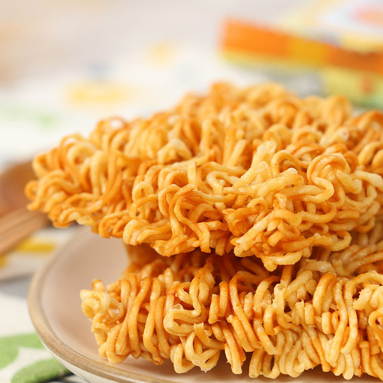 Indonesia imported snacks Gemez Enaak chicken barbecue chicken flavor dry crisp noodles instant noodles 16g