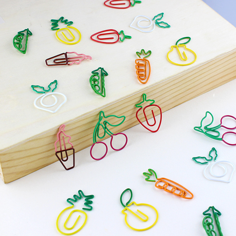 Spot wholesale cartoon cute creative small house paper clip special-shaped paper clip office simple
