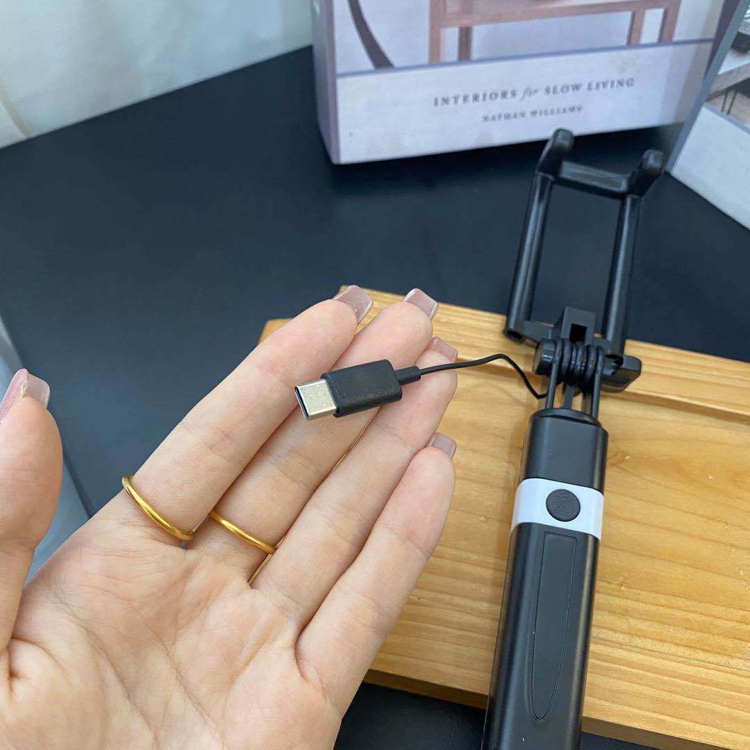 Factory New Private Model Mini Mobile Phone Wire-controlled Selfie Suitable for Android Apple Huawei type-c Selfie Stick