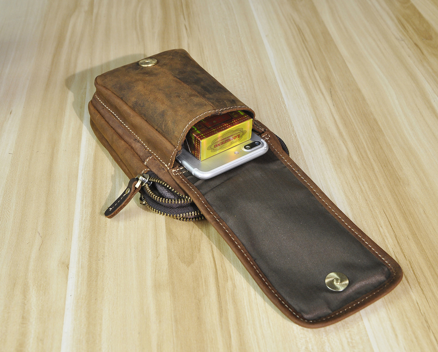 Top layer Crazy Horse leather cowhide foreign trade Men's cool mobile phone camera outdoor 6-inch small waist bag with hook 1609-2