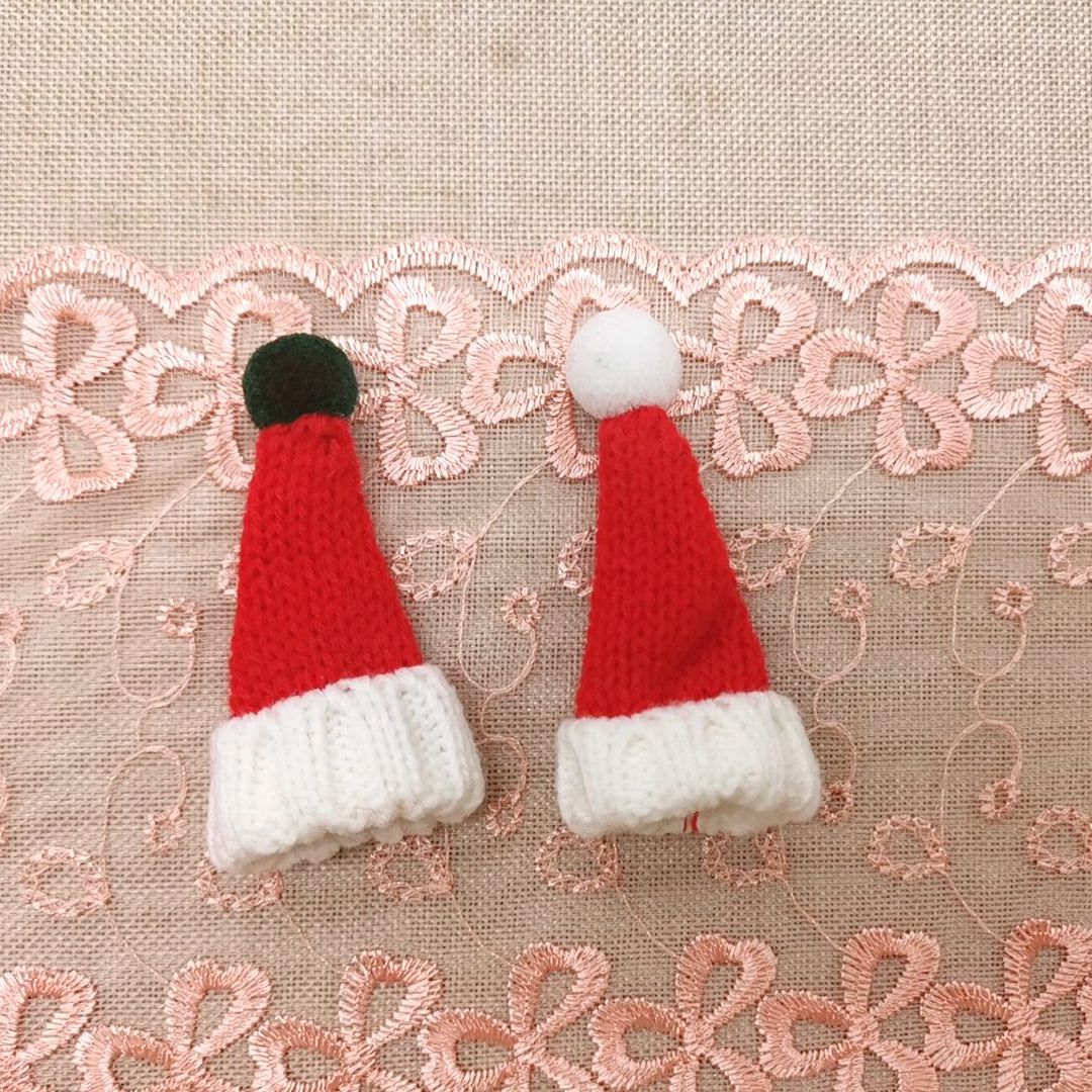 Spot supply knitted brooch scarf headdress bag decoration spot mini doll plush toy doll accessories