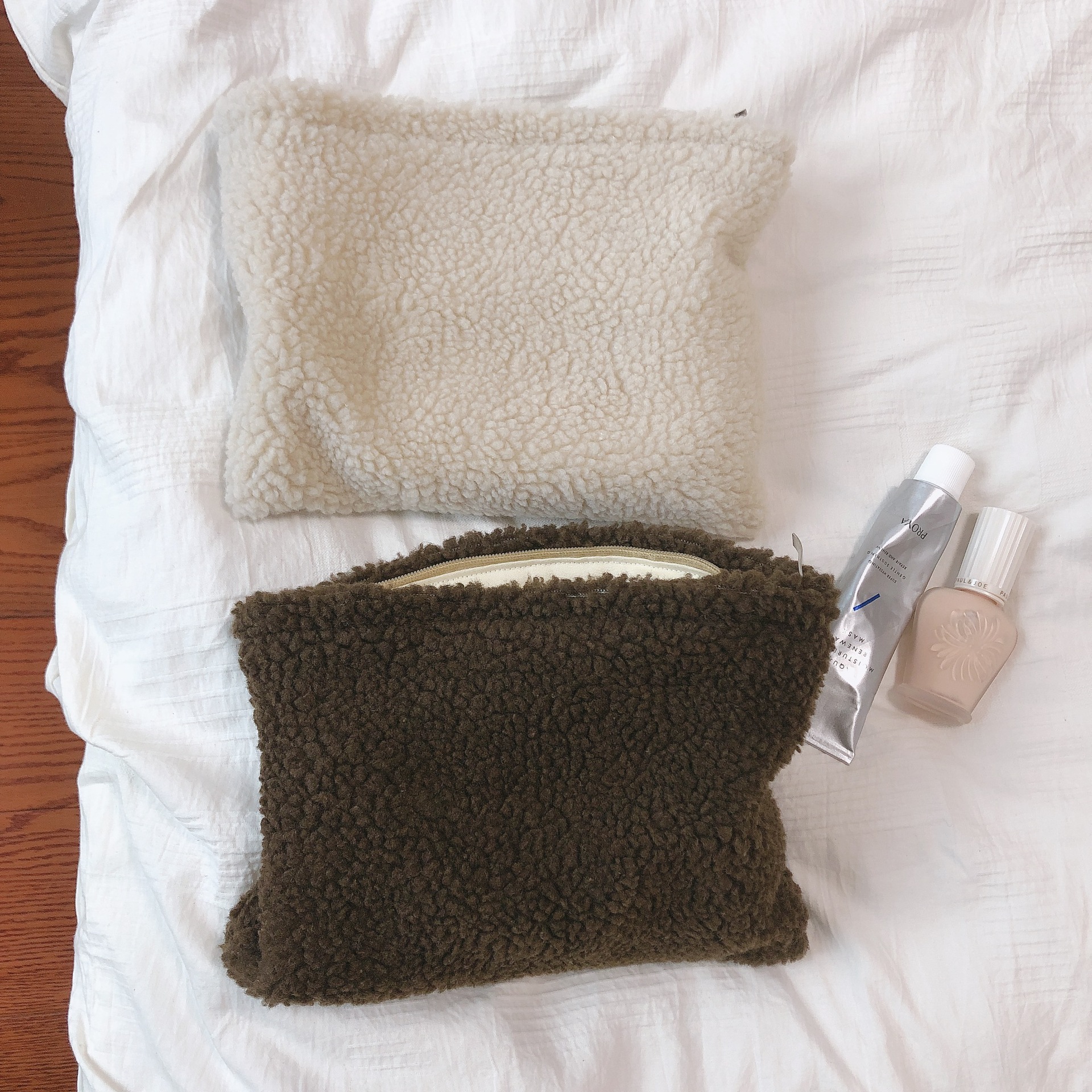 Solid Color Vintage Lamb Wool Handbag Cosmetic Bag Clutch Bag Women's Bag Fashion Artistic Korean Simple All-match Winter New