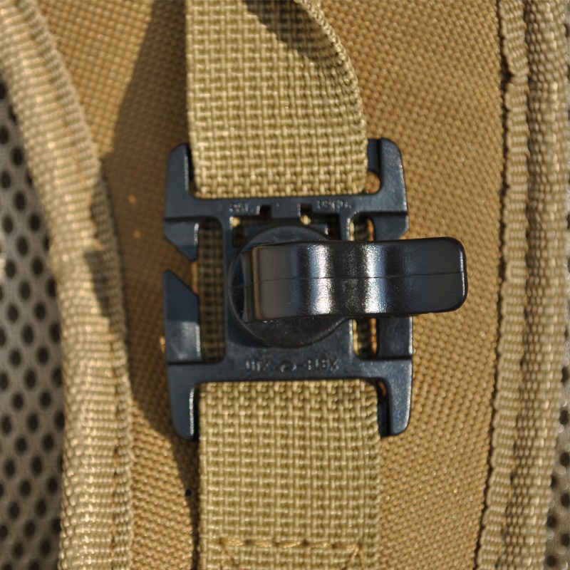 Luggage accessories plastic 360 degree rotating outdoor mountaineering hook buckle water bag pipe water pipe clip multifunctional hook buckle