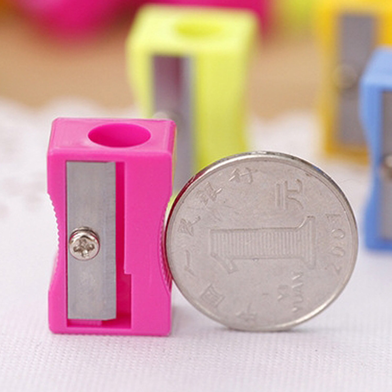 Small square pencil sharpener plastic pencil sharpener modeling pencil sharpener student mini pencil sharpener stationery school supplies