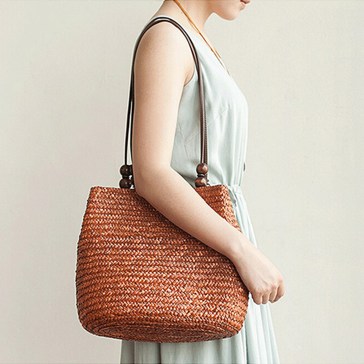 Factory Direct new wooden beads straw hand-woven shoulder straw bag beach bag women's bag