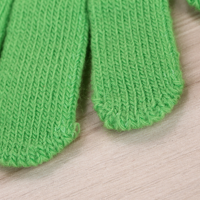 Factory in stock can add logo knitted solid color autumn and winter children warm magic jacquard padded riding fishing gloves
