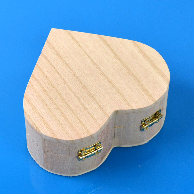 Foreign trade hot love wooden box boutique gift small wooden box jewelry box handmade heart-shaped wooden gift box wholesale
