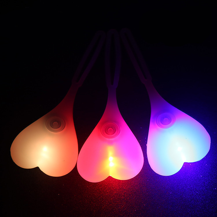Bicycle taillight night riding mountain bike egg light riding equipment bicycle beating heart warning light love light