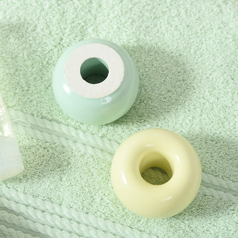 Creative toothbrush holder ceramic dental holder fashion personality simple toothbrush holder couple toothbrush base frame logo production