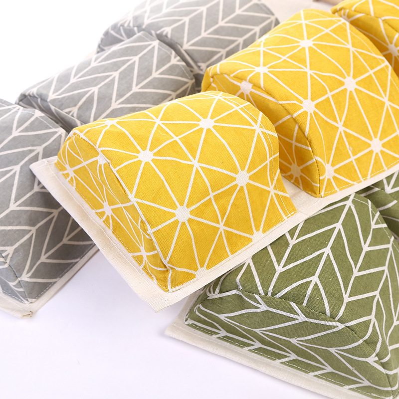 Waterproof cotton and linen storage hanging bag hanging fabric three-pocket hanging bag door sundries storage bag storage bag wholesale