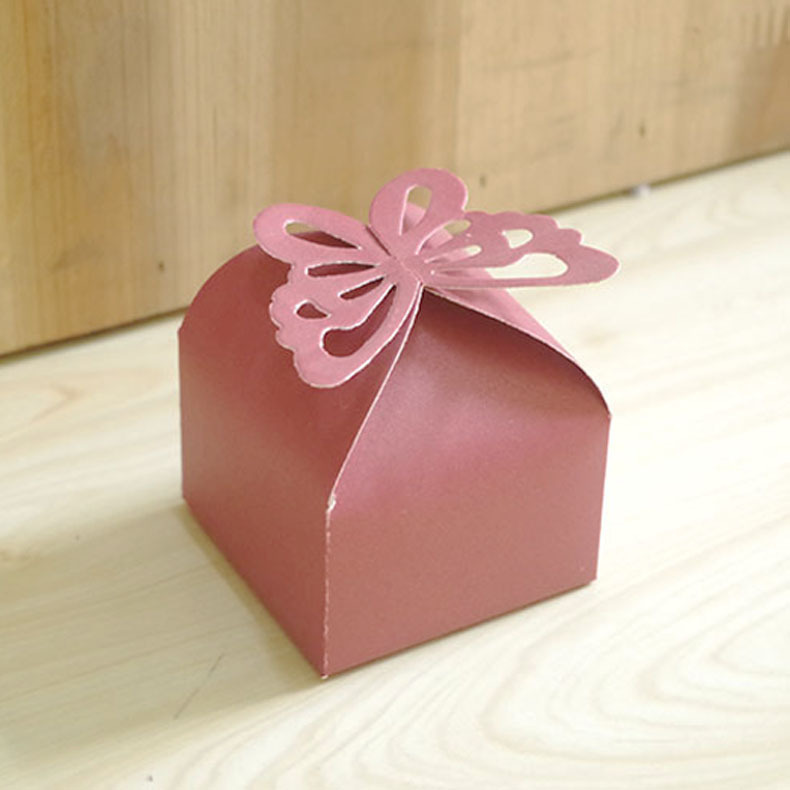 Cross-border new candy box creative butterfly hollow square bottom candy box pearl paper packaging box wedding candy box wholesale