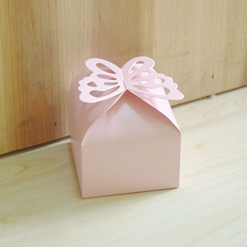 Cross-border new candy box creative butterfly hollow square bottom candy box pearl paper packaging box wedding candy box wholesale