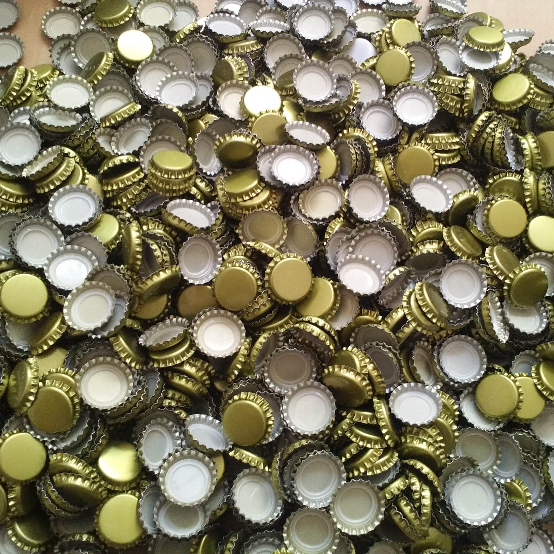 Standard beer bottle cap crown lid anti-theft sealed tinplate lid printed round factory direct metal iron lid