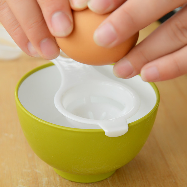 Household baking long handle plastic leaking egg white filter egg yolk egg yolk egg removing liquid egg separation filter isolation separator
