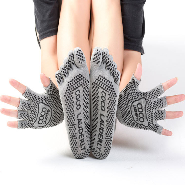 Factory wholesale professional five-finger socks yoga socks gloves set non-slip yoga five-toe yoga socks foreign trade socks