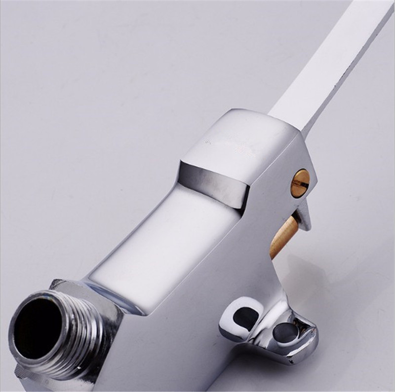 Factory wholesale kitchen dish basin stepping on the water outlet valve foot stepping on the faucet faucet without contact single Cold Faucet