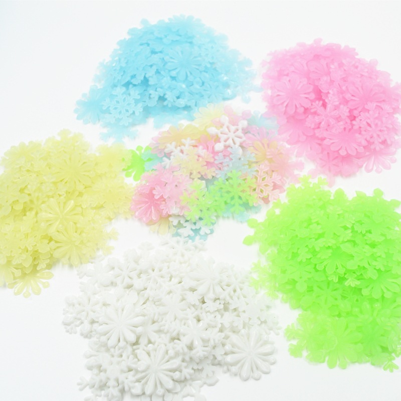 50 pieces of luminous snowflake wall stickers three-dimensional fluorescent stickers cartoon bedroom children's room decoration stickers Christmas gifts
