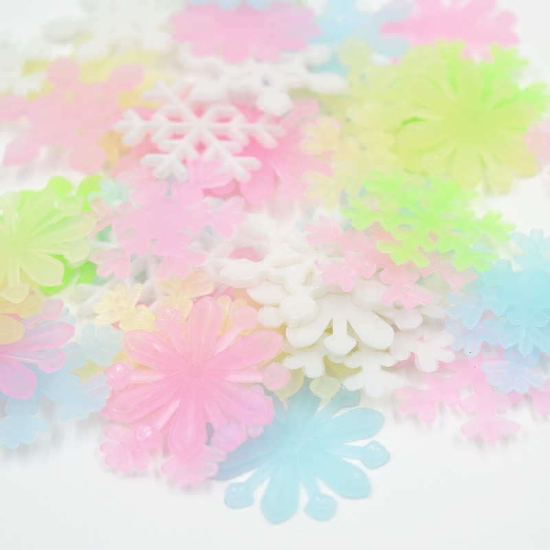 50 pieces of luminous snowflake wall stickers three-dimensional fluorescent stickers cartoon bedroom children's room decoration stickers Christmas gifts