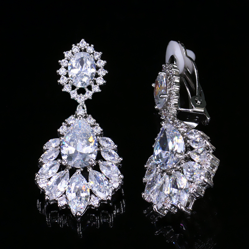 Fashion Water Drop 18K White Gold Diamond Stud Earrings - Hot Selling in Europe and America - Taobao Classic Bridal Earrings