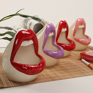 Creative personality ceramic large lip ashtray trendy European fashion cute restaurant decoration KTV ashtray