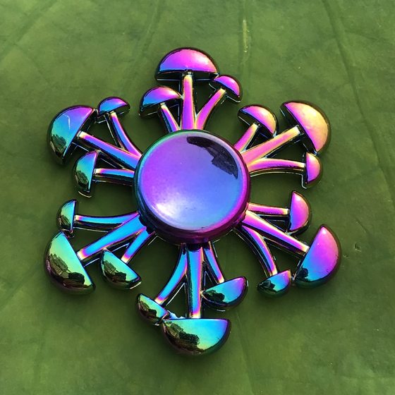 Factory wholesale colorful alloy fingertip gyro stall toys decompression toys Hand Spinner finger gyro
