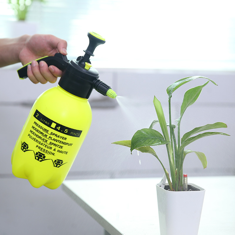 Plastic garden gardening explosion-proof watering pot sprayer pneumatic watering multi-meat squeeze watering pot