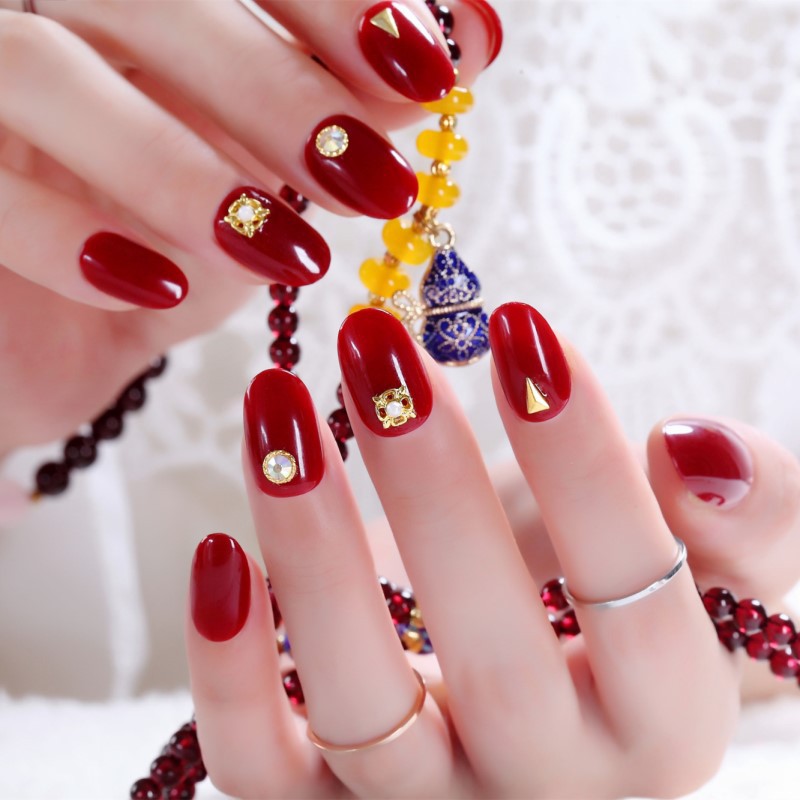 Wearing Nail Art Showing White Wine Red Colorful Riveted False Nail Round Head Medium Long Nail Art Patch