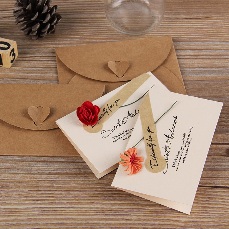 Spot greeting cards creative retro Kraft paper dried flowers blessing message cards wholesale birthday Tanabata teachers Christmas
