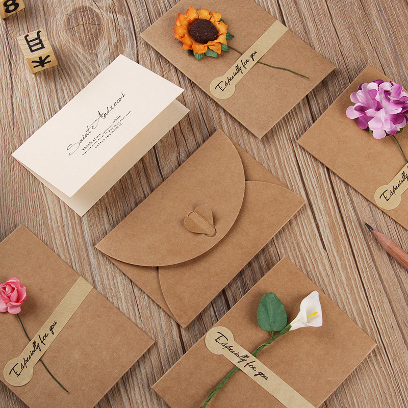 Spot greeting cards creative retro Kraft paper dried flowers blessing message cards wholesale birthday Tanabata teachers Christmas