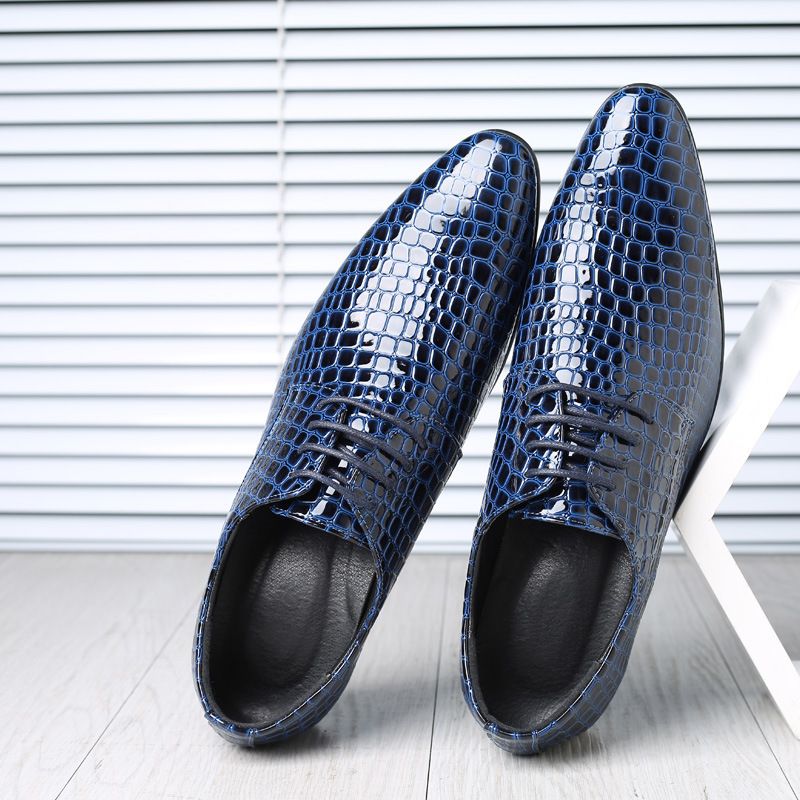 2023 New Men's Pointed Toe Leather Shoes Stylist Trendy Small Leather Shoes Glossy Face Stone Pattern British Korean Men's Shoes