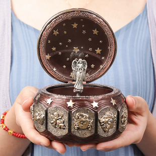 Qiao Craftsman House Constellation Creative Creative Birthday Gift for Male and Female Friends Sky City Music Box for Female Girlfriends