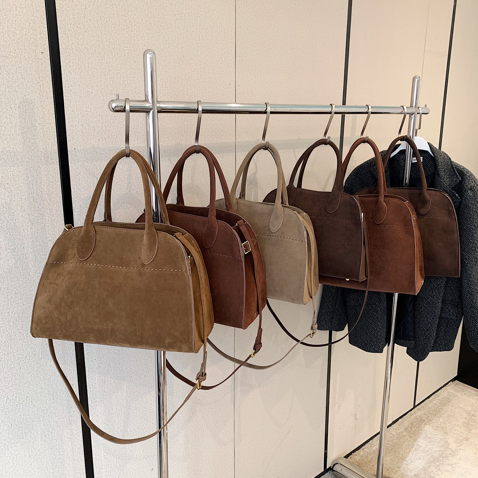 Cross-border Retro Large Capacity Handbag 2025 New All-match Light Luxury R. ow Frosted Commuter Women's Shoulder Tote Bag