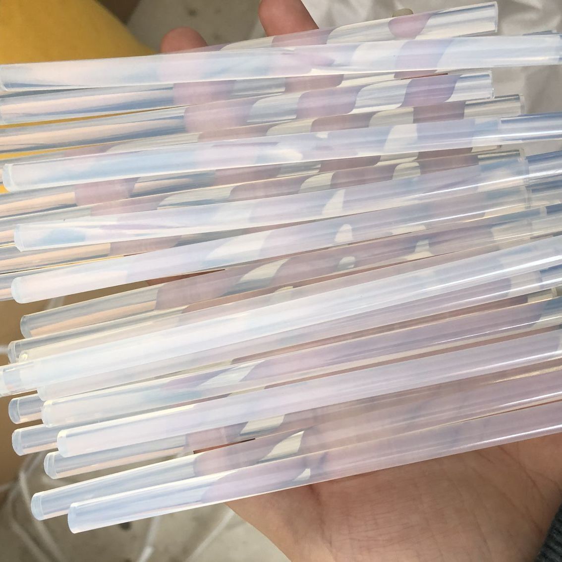 Hot melt glue stick 7/11mm white transparent hot melt glue high viscosity yellow glue manual glue gun hot melt glue wholesale