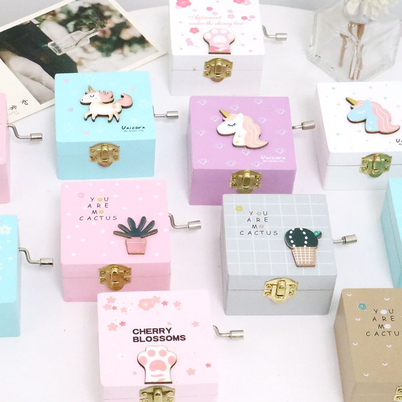 Cartoon girl music box hand wooden music box student gift creative gift birthday gift wholesale