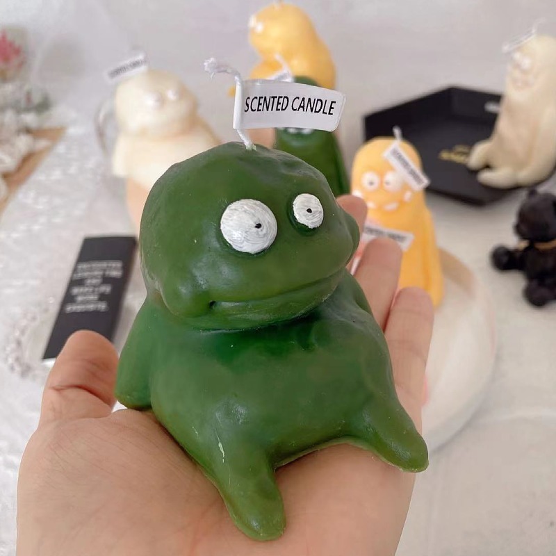 Flame trailing clay man candle, funny and ugly souvenir, fat and thin clay monster cartoon shape little monster candle