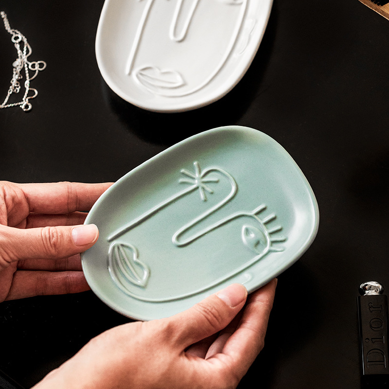 Creative simple household character ceramic large soap holder soap box dish ins jewelry storage plate storage rack