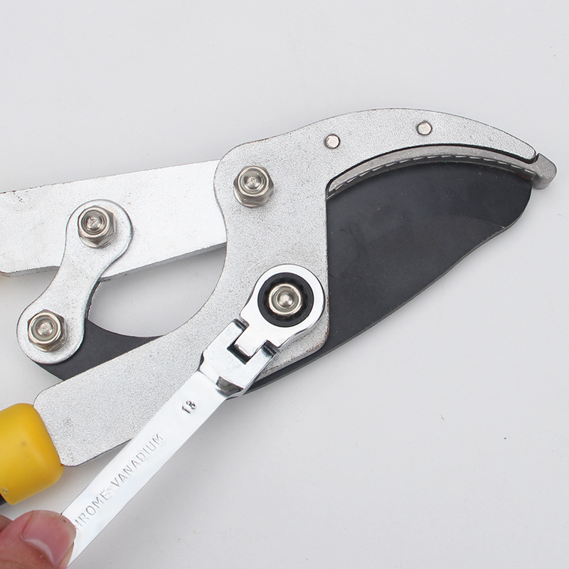 Moveable head dual-purpose open-ended ring ratchet wrench multifunctional fast shaking head mirror wrench full set of spot wholesale
