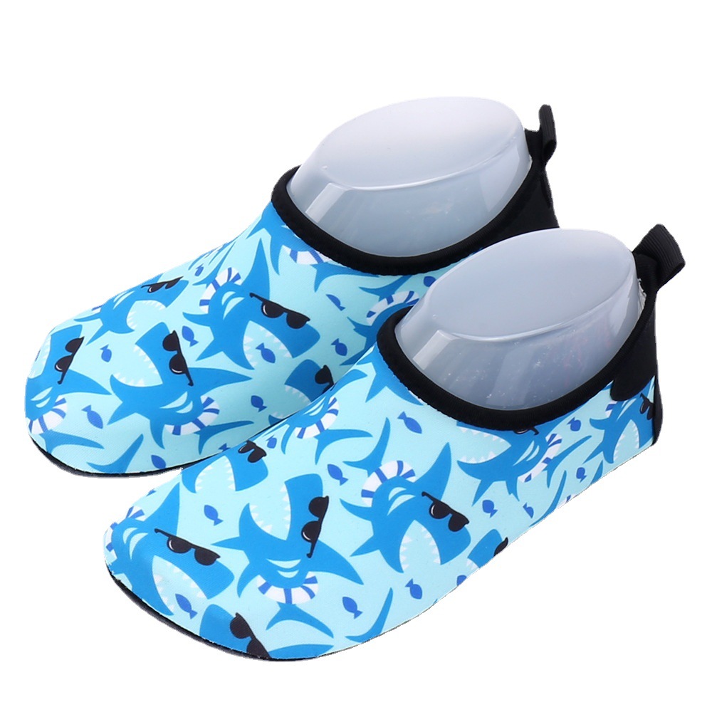 Beachshoes New Beach children's wading barefoot patch skin floating diving shoes women's anti-cut non-slip swimming shoes