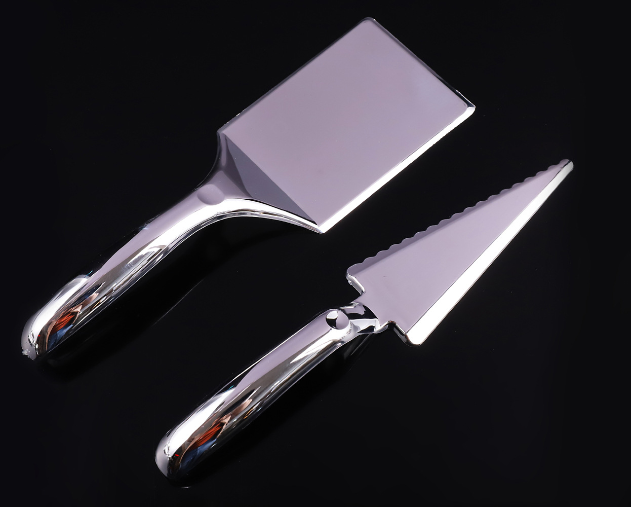 Factory wholesale cake knife stainless steel cake shovel with tooth triangle shovel pizza shovel cake knife plastic