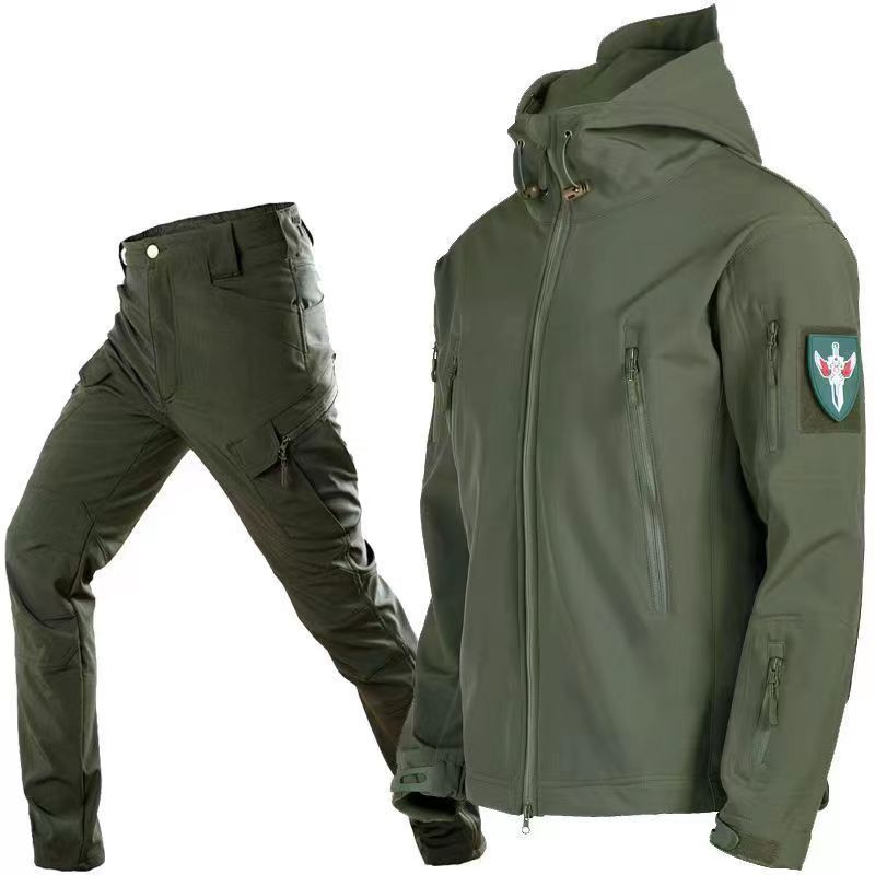 屋外サメの皮の柔らかい殻の突撃服のスーツの男性の春秋の冬の軍のファンの防風の通気性のベルベットの登山服のコート|undefined