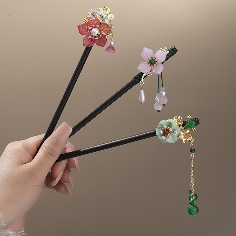 Antique imitation Hetian Jade petals hairpin tassel step hair pin imitation Ebony ancient costume Chinese clothing hair accessories