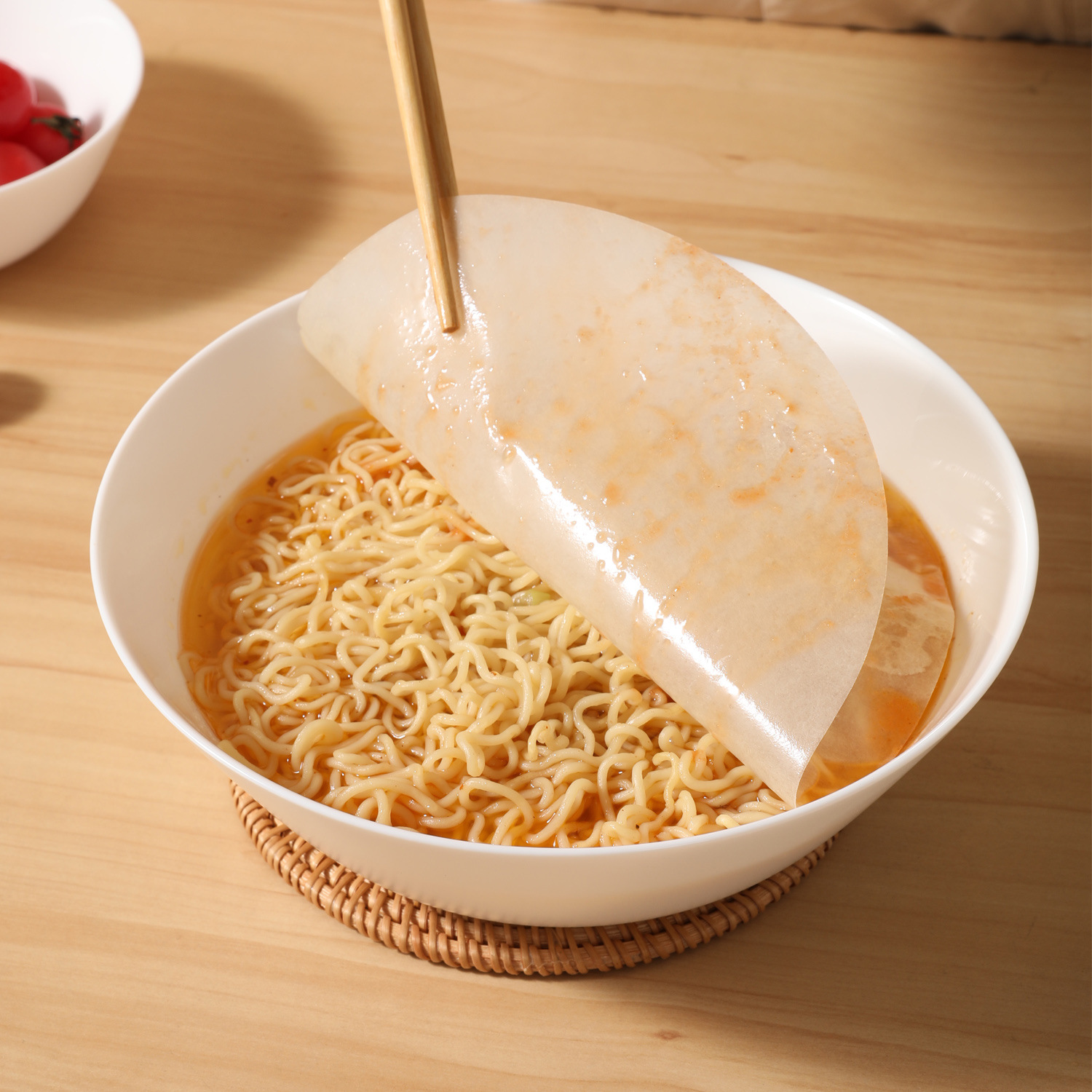 Meiliya oil-absorbing paper kitchen food home soup with high temperature resistant oil filter film paper round to oil department store wholesale