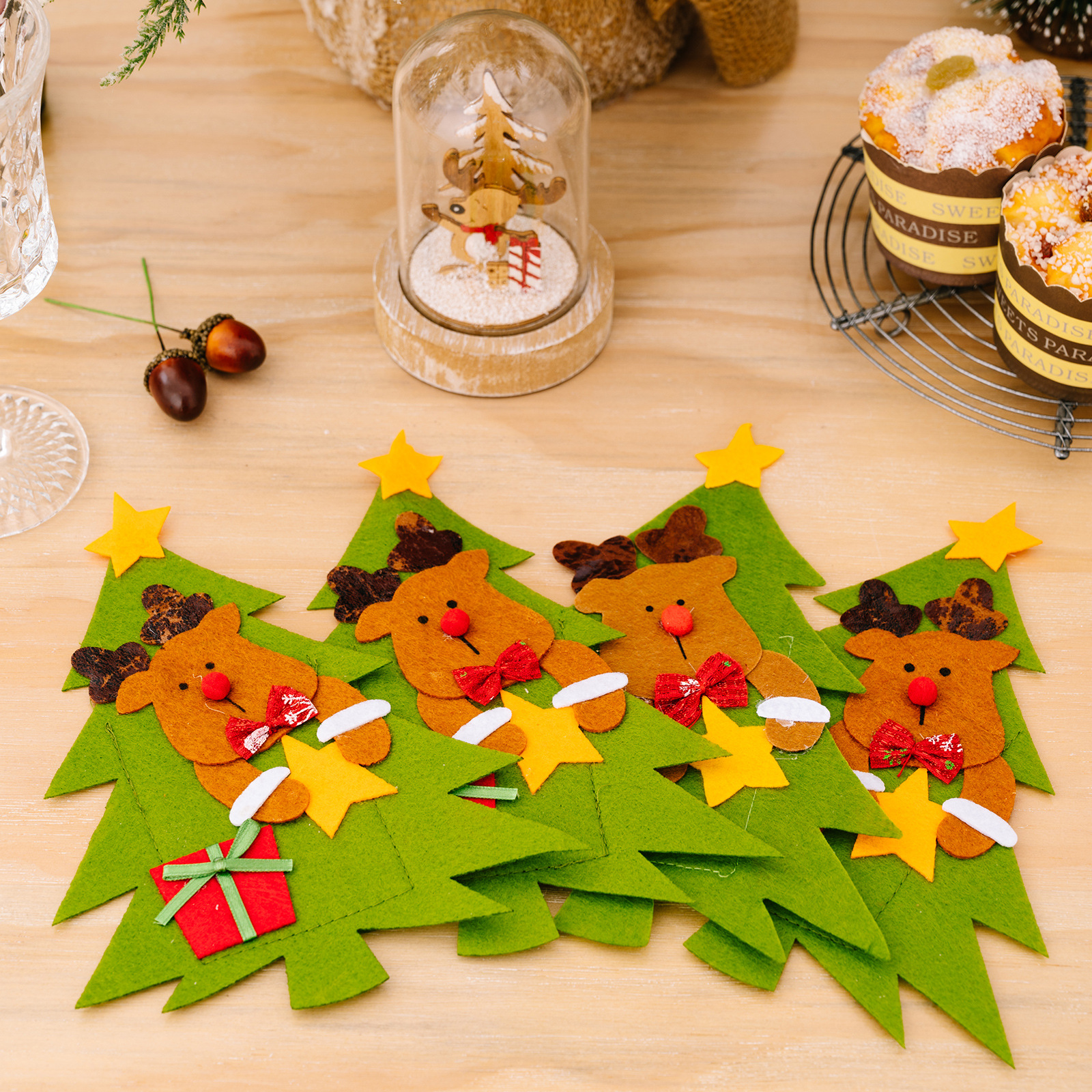 Kerstversiering benodigdheden eettafel aankleden boomvormige mes en vork set cartoon Oude Man cartoon mes en vork tas_voghion.com