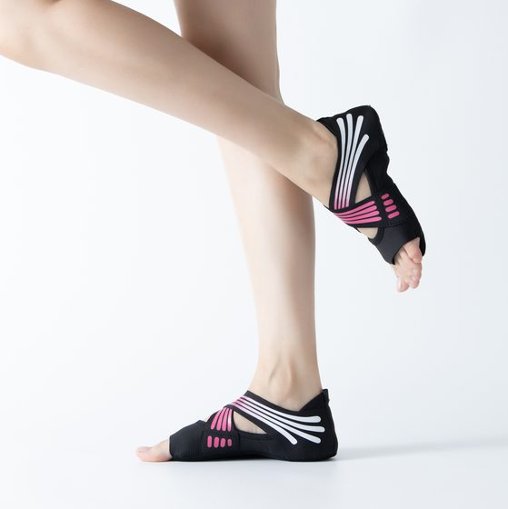 [Factory direct] Yoga shoes women's soft sole professional non-slip Pilates shoes cross-border hot yoga socks dance shoes