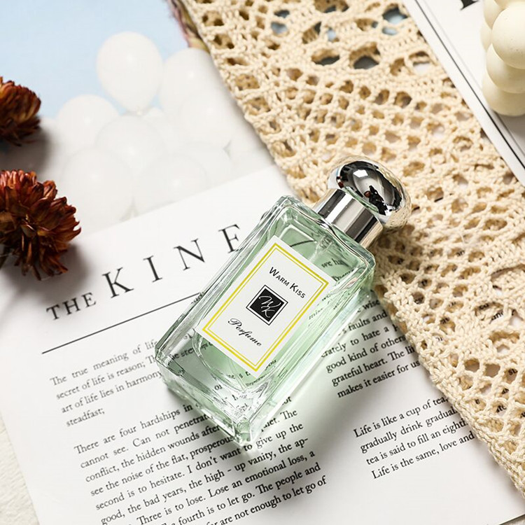 Net red explosions mushroom head salon blue wind chime perfume ladies students lasting light fragrance fresh niche Vietnam wholesale
