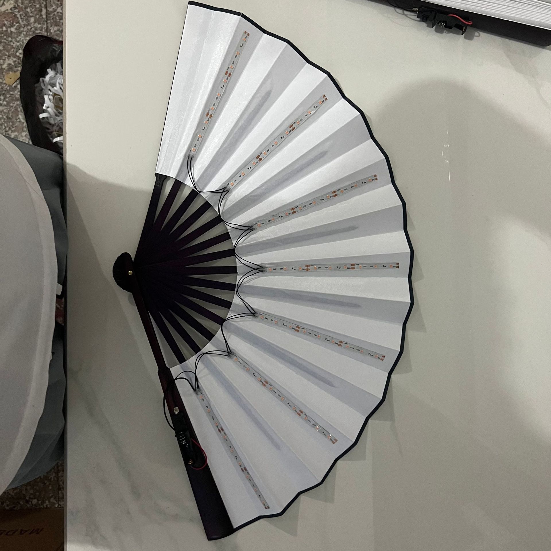Douyin network red bar fan ins light-up Di fan trend electric syllable party performance props flash folding fan