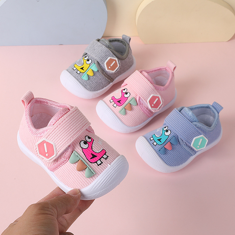 A generation of spring and autumn baby toddler shoes soft bottom 0-1-2 years old baby canvas shoes cartoon shoes shoes shoes