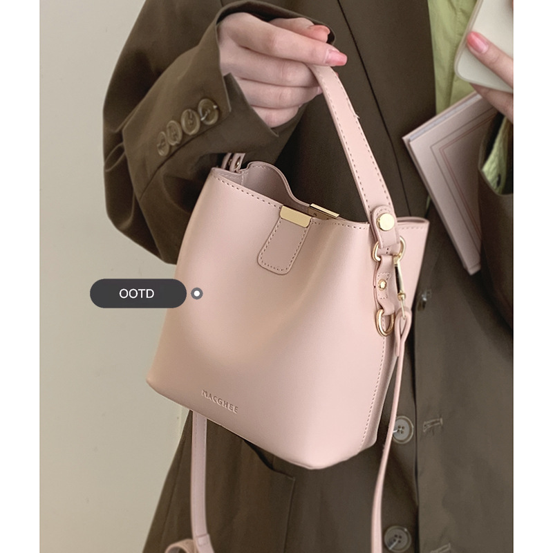 Korean style fashionable small handbag for women, new simple bucket bag, versatile shoulder crossbody bag