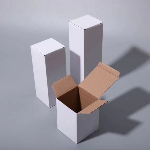 Spot three-layer white corrugated box General white metal corrugated paper box ceramic glass products and other packaging boxes